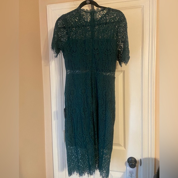 NWT Lulu’s Remarkable Forest Green Sheer Lace Short Sleeve Mini Dress - Picture 4 of 6